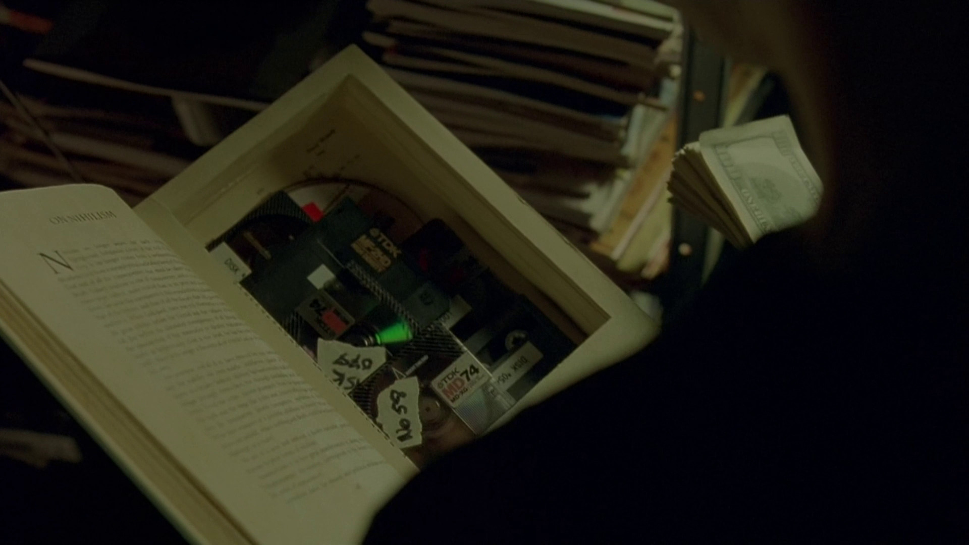 Кадр из фильма «Матрица» (1999)